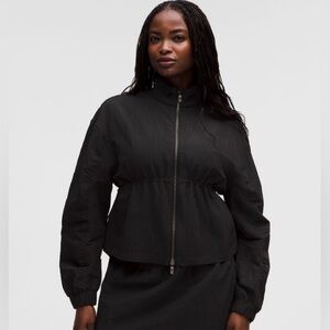 NWT Lululemon Crinkle Nylon Cinchable Jacket Black size L Activewear Workout